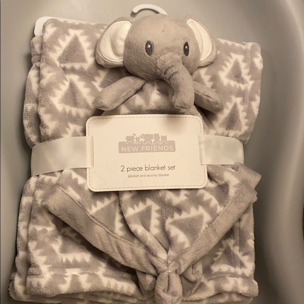 Baby blanket with lovey
